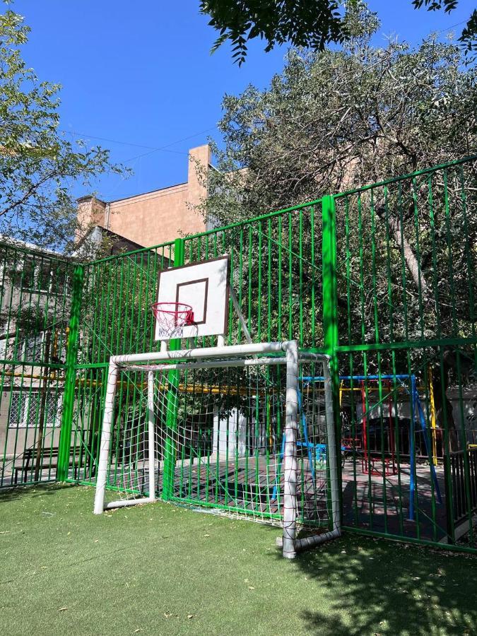 Vernisaj Apt At Republic Square & Ruben Tours Yerevan Bagian luar foto